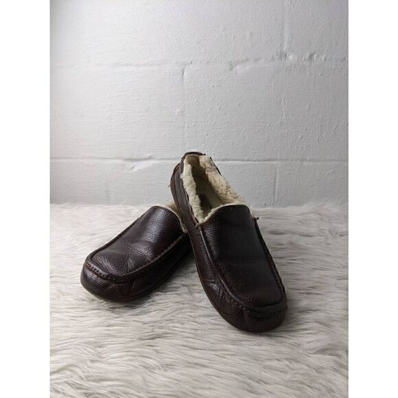 UGG Australia Men's Brown Leather Slip-On Ascot Slipper Sheepskin‎ 11 *Flaw - Picture 1 of 10